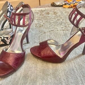 Carlos Santana Pumps